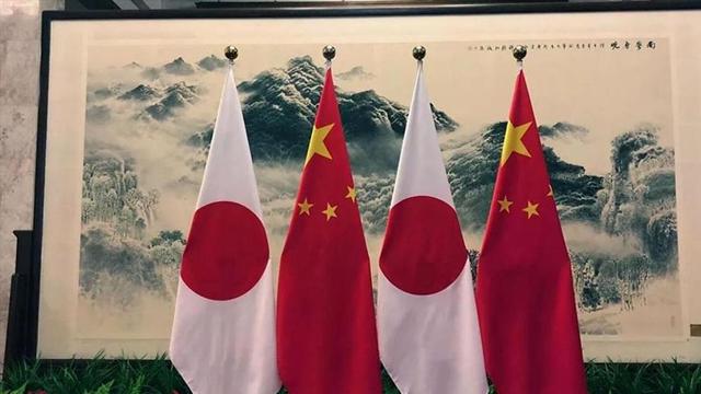 刚当选就改口，高市早苗对华态度改变，接连对华做出承诺