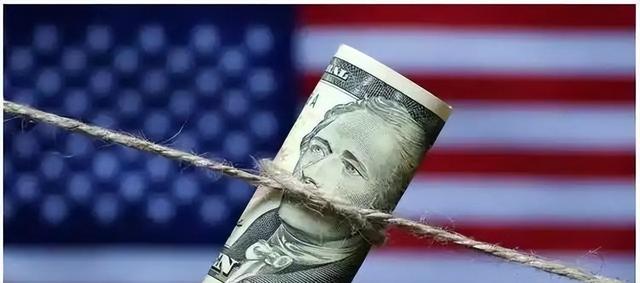 逃不掉了！38万亿债务炸雷，美联储急刹车，中国笑看美国自食恶果