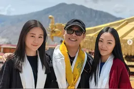 李连杰父女赴拉萨朝圣！两女儿罕合体，哈佛毕业长女素颜美出天际图片