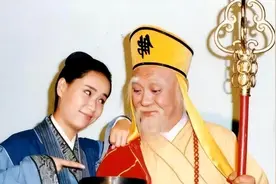 回顾《新白娘子传奇》秘闻史：编剧换了好几个，许仙非要女人演图片