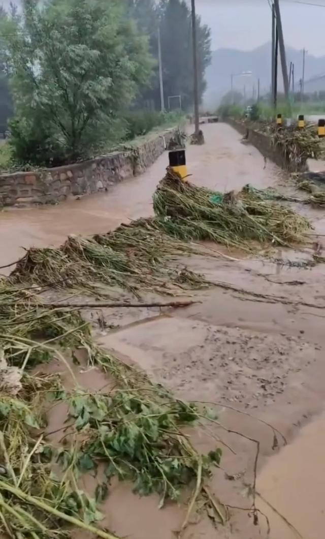 北京密云特大暴雨后：失联的山间村落，与盼望复联的家人……