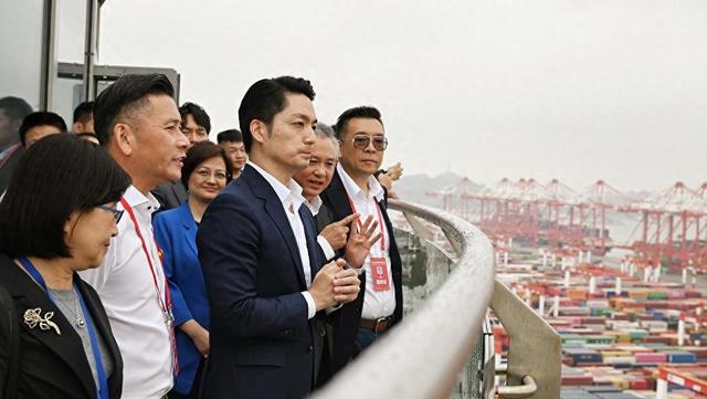 蒋万安反对“一国两制	”，将率领四人再访大陆，大陆用10个字回应