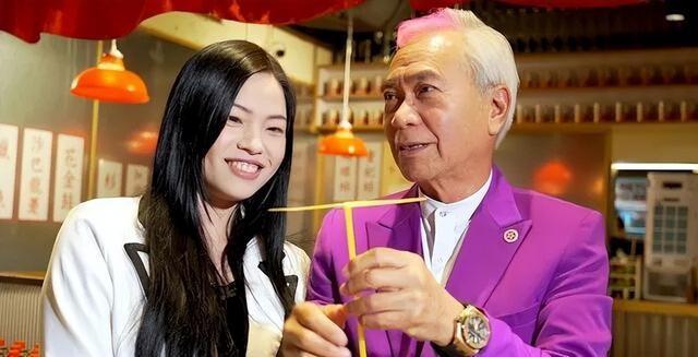 内地女友出狱销声匿迹！74岁TVB“御用皇帝”：她忙打理家族生意