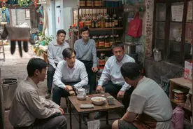 发现体制内一个奇怪现象，大家清一色的白衬衫折射出三个痛点问题图片