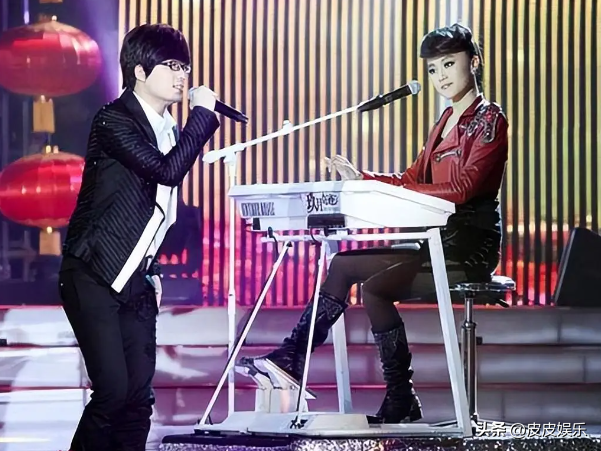 离婚四年从不提及！看完玖月奇迹的结局，才懂凤凰传奇有多清醒