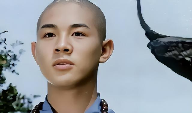 62岁李连杰回应噩耗，手术过程佛珠不离手，聊天记录透露更多细节