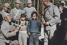 老照片再现日军侵略罪行：强行拖走农家少女，烧杀掳掠无恶不作！图片