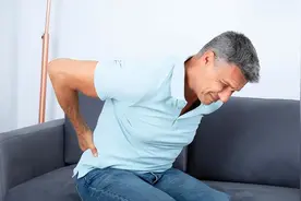 女人老了，就开始全身到处痛了，艾灸主要就是止痛用的图片