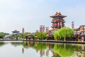 10首经典《满江红》，怒发冲冠，壮怀激烈，最适合今天读图片