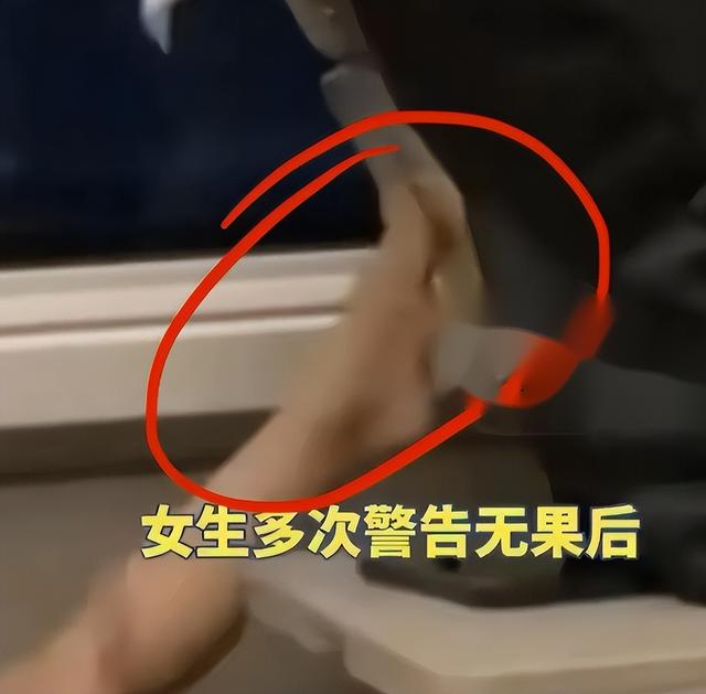 南航打人“熊家长”社死！父亲身份被扒，怪不得敢打人 不嚣张了？