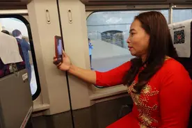 我国首条直通中越边境口岸城市高铁开通运营图片