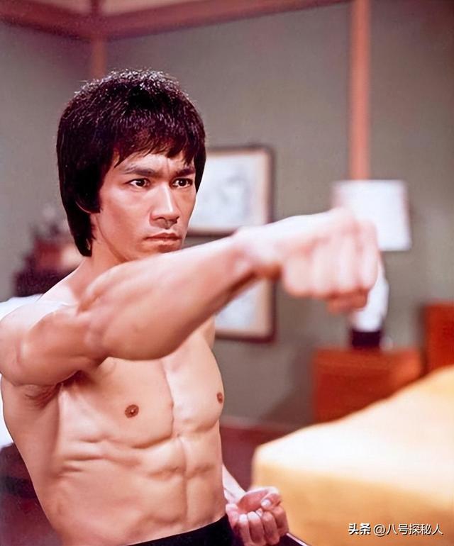 没想到！52年后丁珮终于说出真相：李小龙死前在床上倒了12分钟