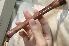 快10年的鹿骨，盘包浆玉化了，越盘越上瘾。图片