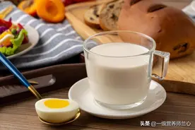 说中医排斥喝牛奶，是对中医最大的误解，古代名医推荐的牛奶喝法图片