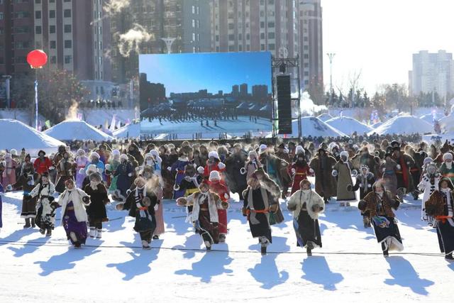 “歌游内蒙古 欢乐冰雪季”第二十一届内蒙古自治区冰雪那达慕在呼伦贝尔市盛大启幕