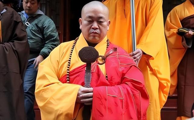 万万没想到，原来释永信才是“冰山一角”！全家都被扒了个底朝天