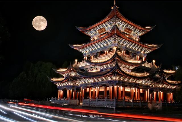 洱海生明月