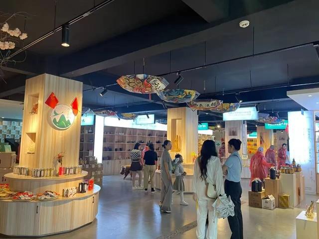 崆峒山四季游！你绝对不想错过的惊喜计划！