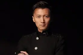 4年狂揽15亿！谢霆锋靠一根烤肠闷声发大财图片