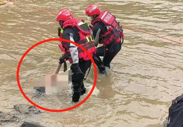 川西7人坠河后续！司机遗体找到，被河水冲出50公里，已面目全非