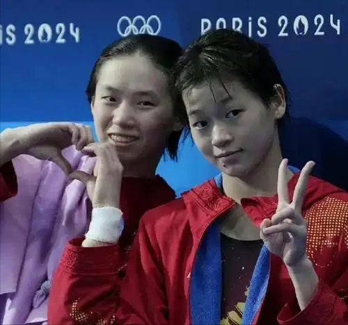 同是冠军父母，陈芋汐父母夸女儿很自律，全红婵母亲却说：胖点好