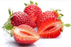 3月16日举行草莓采摘文化节，我请DeepSeek作了一首诗图片