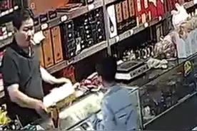 男孩被糖卡喉 超市店主用海姆立克法成功施救图片