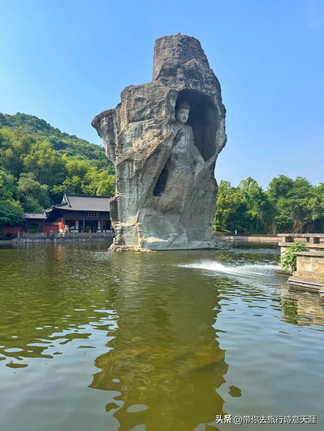绍兴柯岩风景区，柯岩、鉴湖和鲁镇各自的魅力