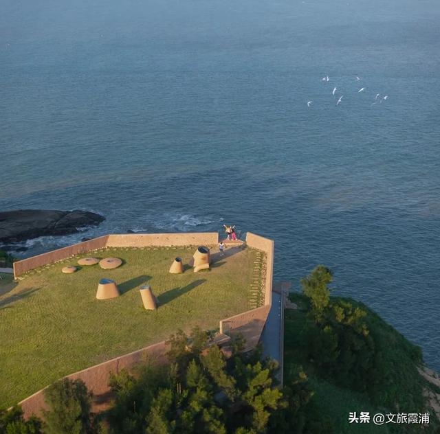 大京景区单日接待1.5万游客，这份“人气答卷”藏着沙滩与海浪的狂欢