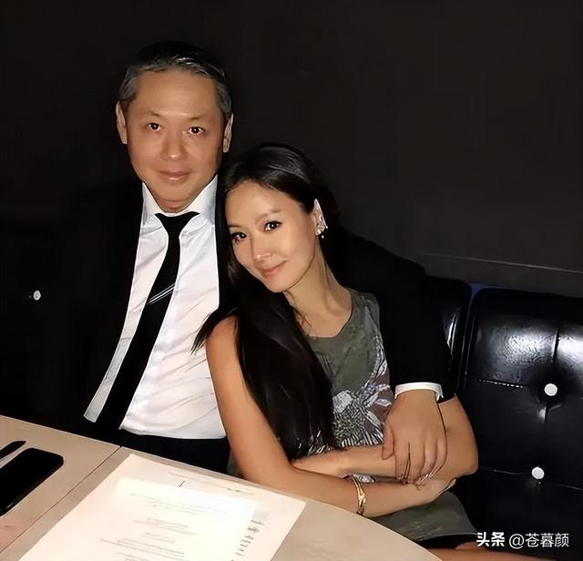 包养情人无数，娶初中同学女儿为妻，玩老婆闺蜜，视色如命的富豪