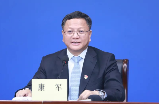 中纪委连发12人被查