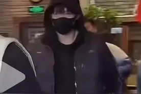 粉丝过度解读引发争议：王楚钦手提袋子竟成“辟谣”导火索？图片