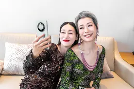 金鸡这一夜，梁朝伟何赛飞得奖瞬间，现场各种微表情比电影还精彩图片