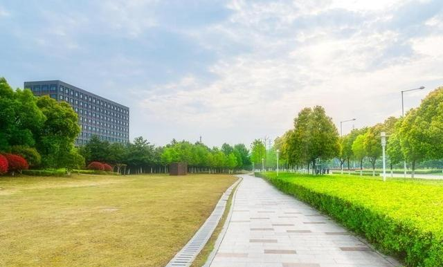 爸妈退休后从上海搬去张掖住了一年了，看他们怎么评价张掖的！