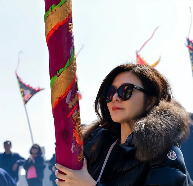 事出反常必有妖！大孤山风波愈演愈烈，超50位明星扎堆前往