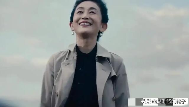 61岁的她真的太瘦了，几十年不吃白米饭保持身材，对自己也太狠了