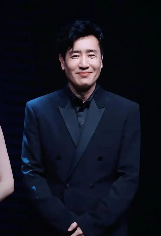 不到24小时，人民日报3次点名于和伟，事实证明	，内娱的风向变了