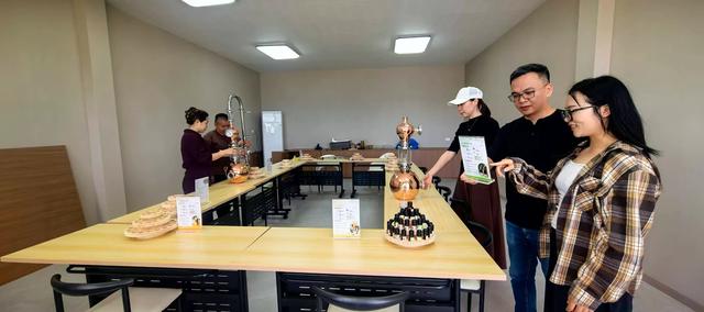 铜梁二坪：老虎口景区精油研学示范园“五一”迎客