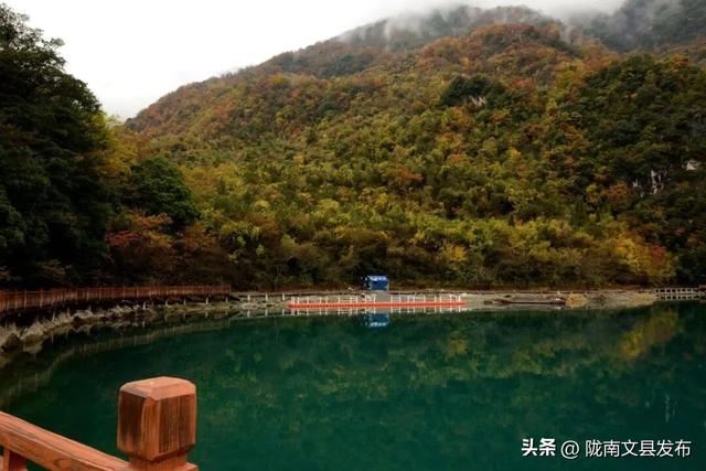 文县天池的秋，是上帝打翻的调色盘！