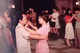 这两天成都舞厅怪象：开门一小时就清场这是为哪般？图片