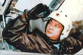 我国军机试飞70年，共五名卓越试飞员被授予一级试飞英雄称号图片