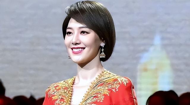 讨好大佬，陪睡上位，遭央视“开除”，她身上的标签哪个才是真的