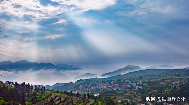 陈德明 || 雾锁层峦隐翠微，银带千叠映朝晖—摄于浙江 温州 永嘉茗岙