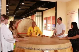 全球连线｜外国友人学非遗 感受中国传统文化魅力图片