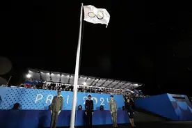 什么？开幕式上奥运会旗竟然挂反了？图片