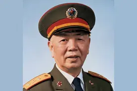 1988年大授衔上将刘华清（原中央军委副主席·湖北籍）图片