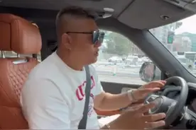 后续！百万网红大连旅游遭恶意锁车！民警：你跟我讲那些干啥？图片