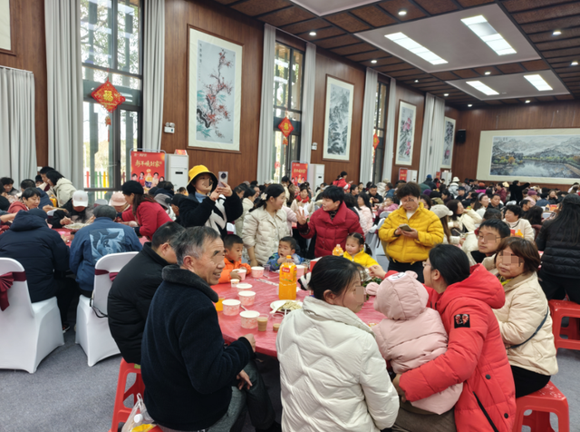 野村谷第二届千人年猪宴火热开席 黄陂非遗盛宴年味拉满