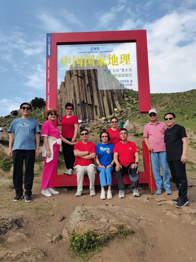 从张家口、宣化到太仆寺旗牛奶湖、石条山旅游，正好一天行程