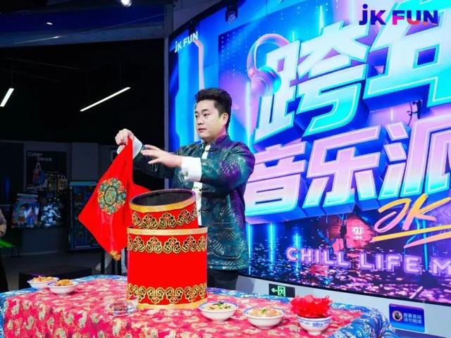 大饱眼福！就在六出祁山景区：“五一”非遗魔术师任国龙献艺奇幻